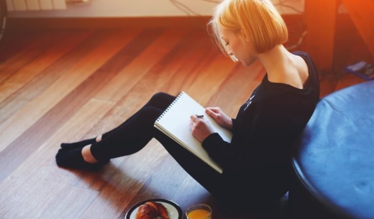 34 Real Secrets to Finding Love & Why You’re Still Waiting for The Right One