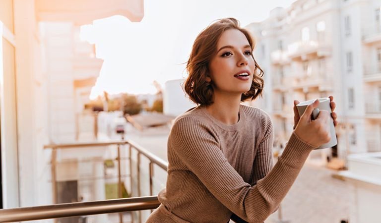 33 Telltale Signs Your Relationship is on the Rocks (and the Valuable Lessons Ending It Will Teach You)