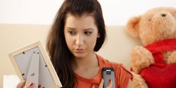 7 Smart Ways to Resist Calling Your Ex (and Actually Move On!) Dating Tips