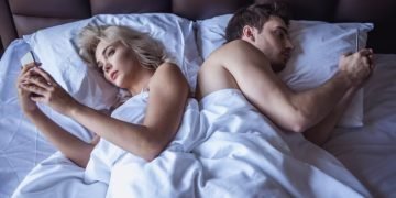 The Three-Year Itch in Relationships: 29 Telling Signs & Smart Fixes to Beat It Dating Tips