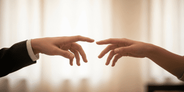 Does She Like Me? 32 Subtle Signs She’s More Than Just a Friend Dating Tips