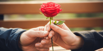 267 Sweet Things to Say to Your Girlfriend: Cute Texts & Romantic Phrases Dating Tips
