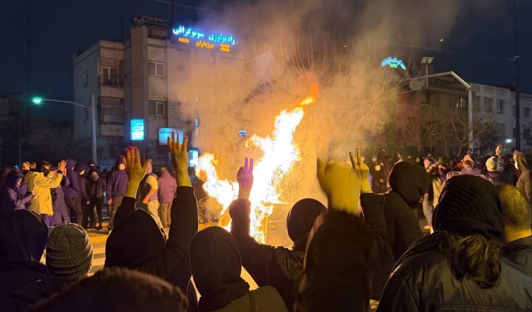 Khamenei vs Trump in Deadly Iran Protests: Timeline, Death Toll & Impact