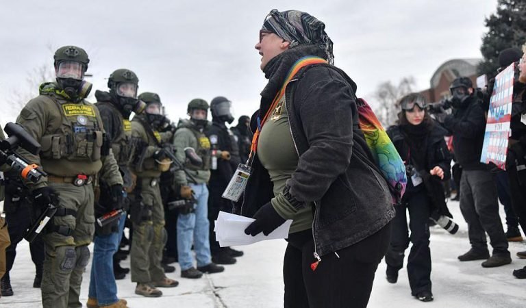 ICE Minneapolis Judge Ruling: Federal Restrictions on Arrests of Peaceful Protesters
