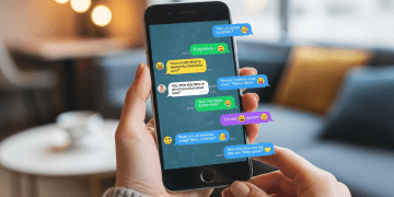How to Entertain a Girl Over Text: 9 Flirty, Fun Tips to Captivate Her Dating Tips