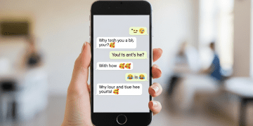 102 Funny & Flirty Texts to Send Her: Make Her Laugh, Smile & Fall for You Dating Tips