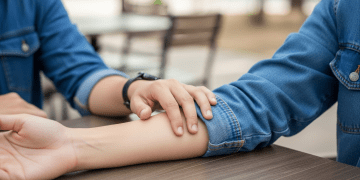 What to Do When a Girl Ignores You: Why Ignoring Backfires and How to Build Attraction Dating Tips