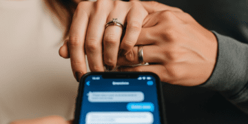 Is Sexting Cheating? How to Set Boundaries & Maintain Trust in Modern Relationships Dating Tips